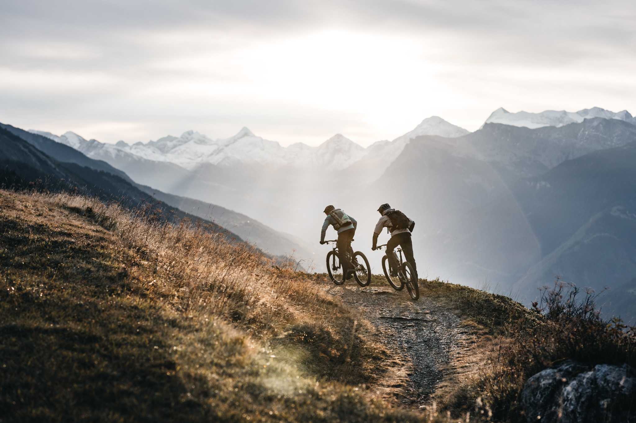 Specialized E-MTB Fully fahren in den Bergen
