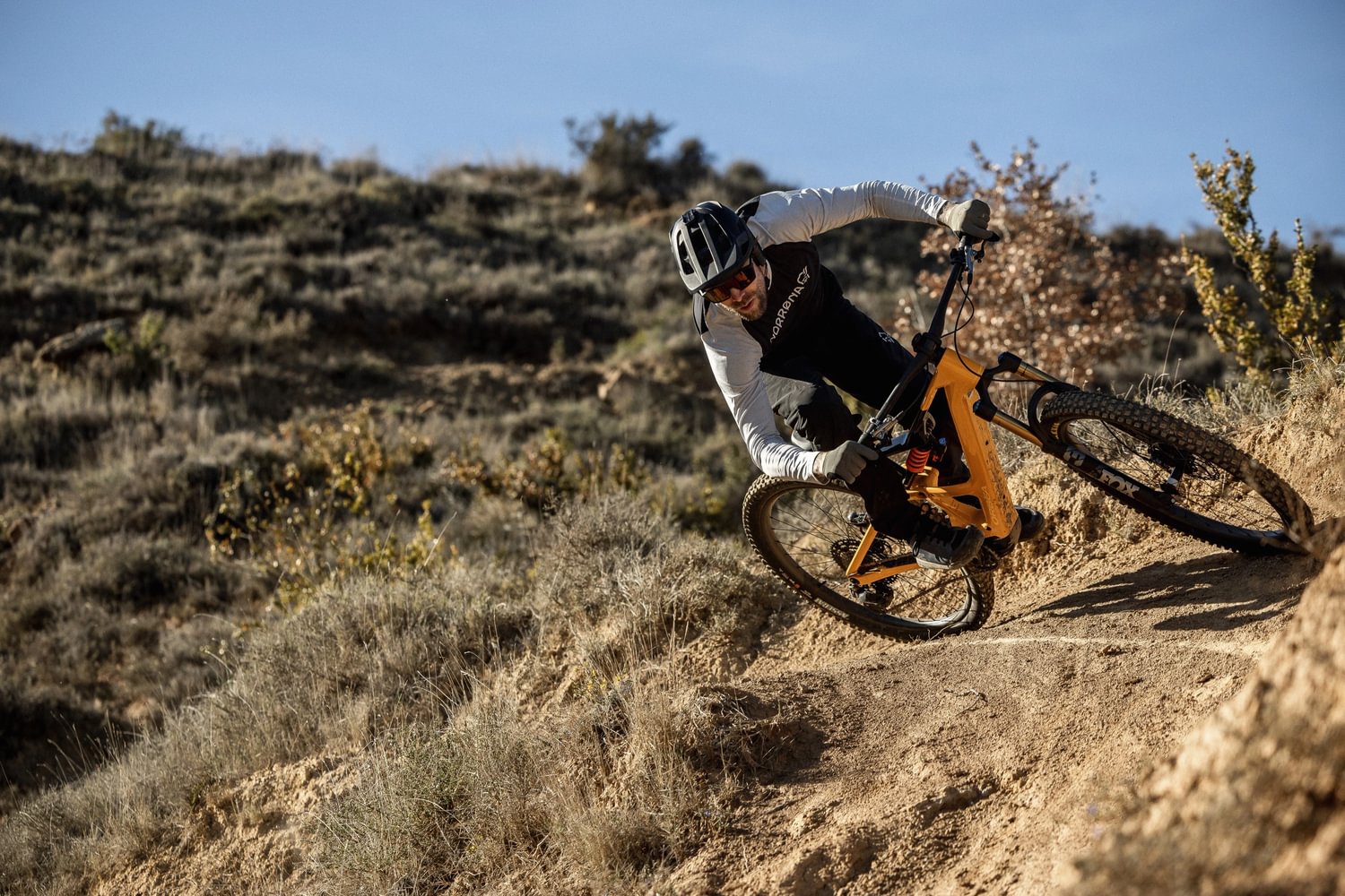 Orbea Rise Light E-MTB auf Trails