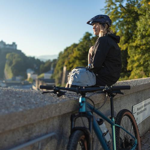 Cube Hardtail Stadt erkunden