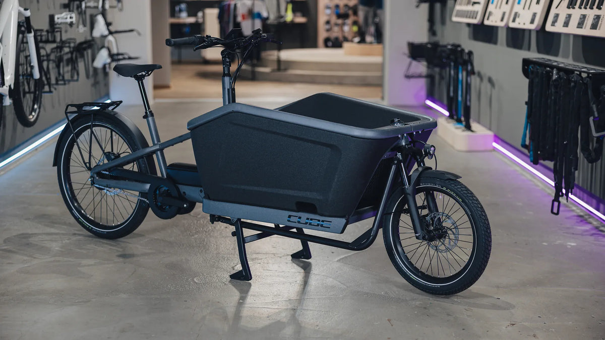 Lastenrad Cube CARGO HYBRID COMFORT SLX 800
mit robustem Transportkorb, ideal für den urbanen Einsatz. Perfekt für Familien und Transportaufgaben.