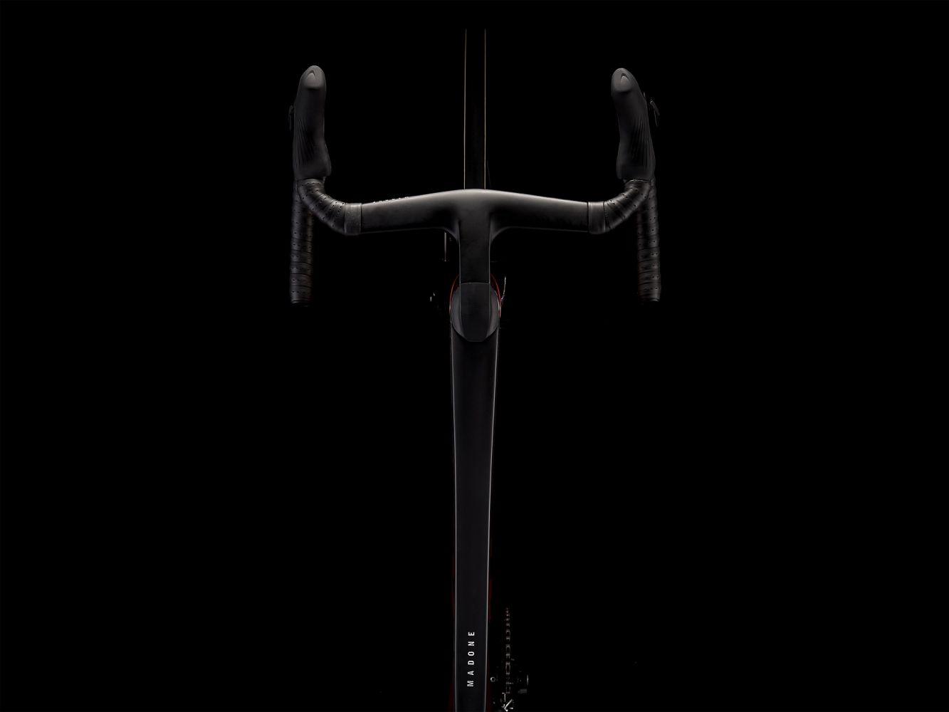 Trek Madone SLR 9 Gen 7 Metallic Red Smoke to Red Carbon Smoke - Liquid-Life
