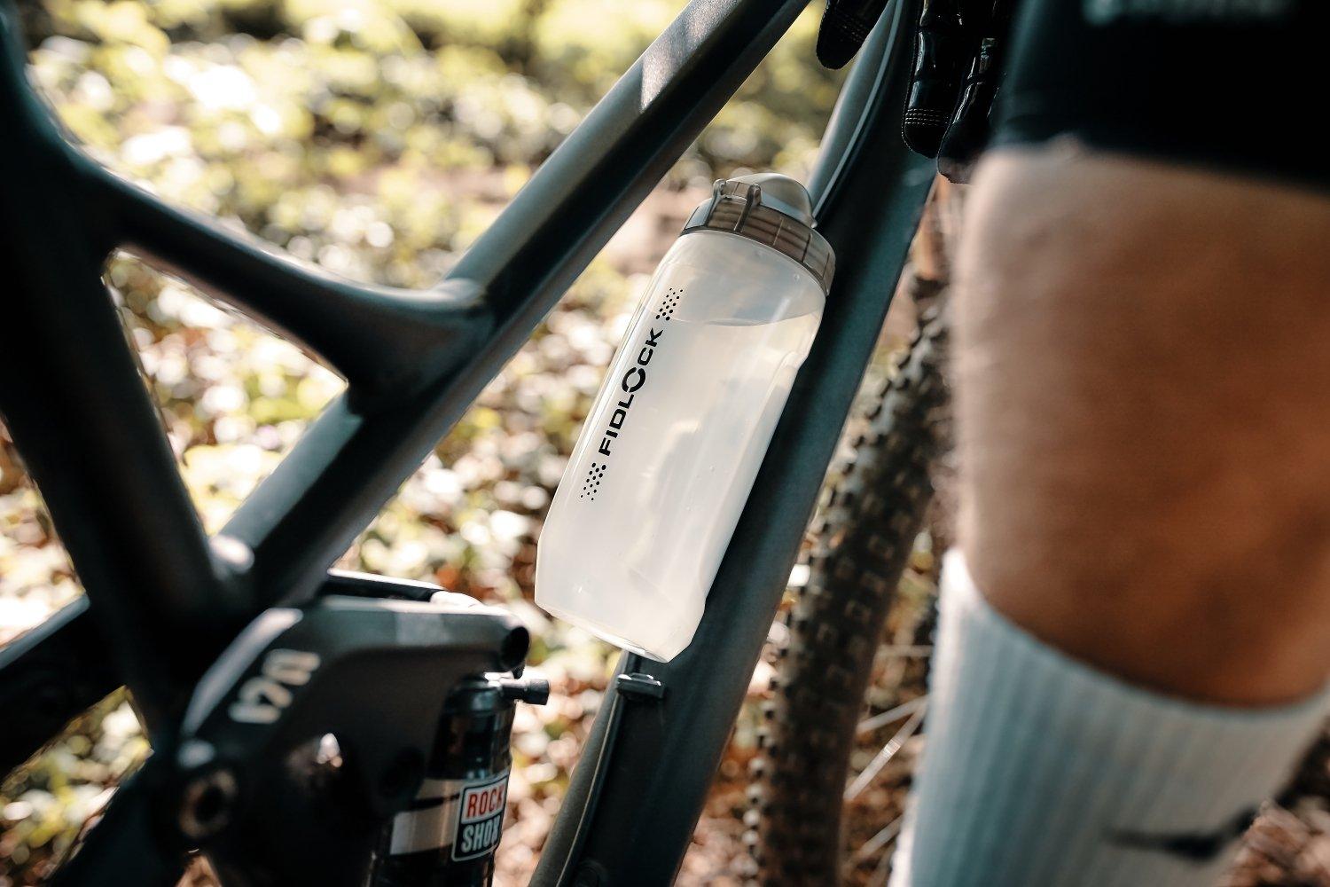 Fidlock TWIST bottle 590 + bike base Clear - Liquid-Life
